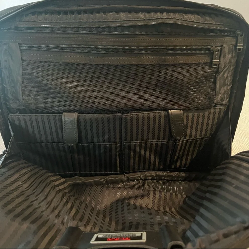 TUMI Alpha Ballistic Bag 2624D3 Organizer Laptop Brief Messenger Made In USA